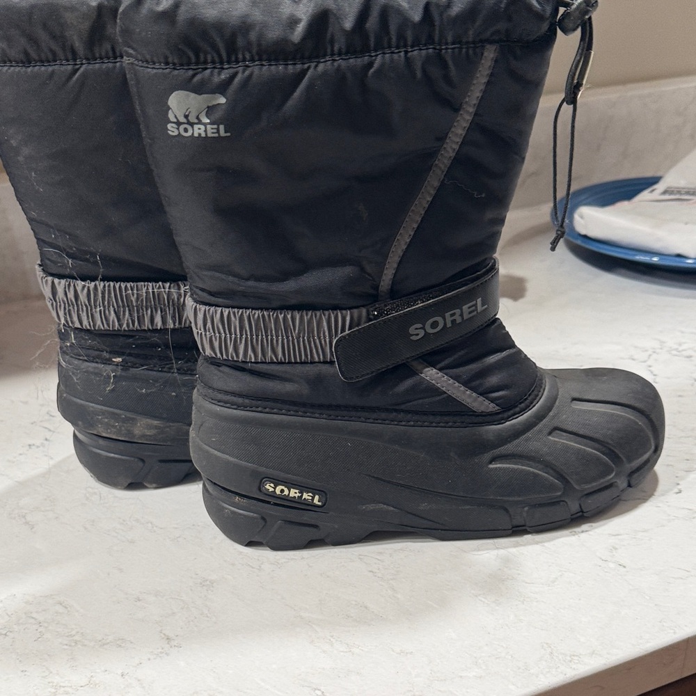 Sorel Black Insulated Snow Boots